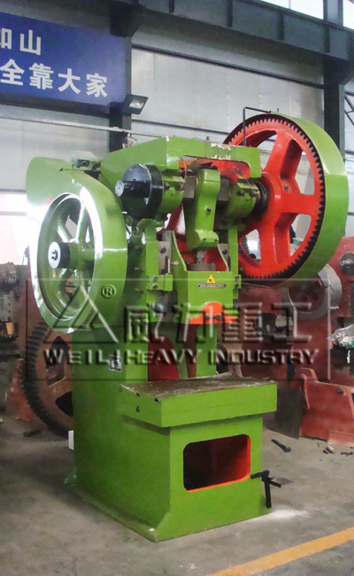 80噸鑄造機身鋼板固定臺沖床