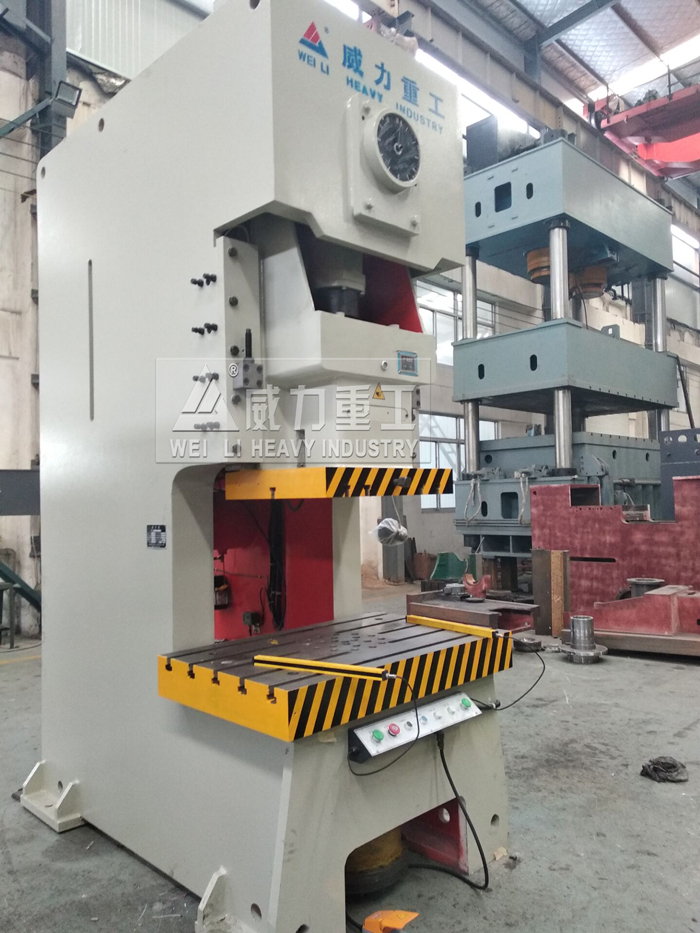 160噸液壓高速沖床細節(jié)